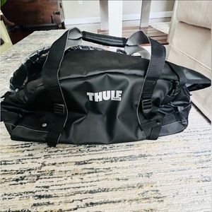 NWT Thule Chasm 40L Duffel Bag Black